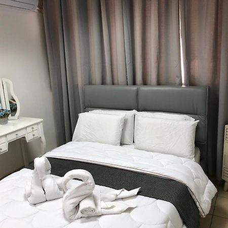 Sea Line Hotel From R&A Group Bat Yam Bagian luar foto