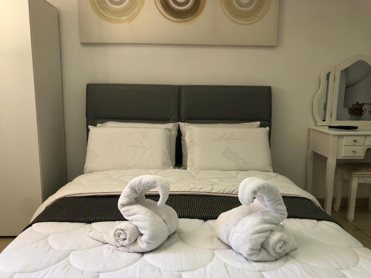 Sea Line Hotel From R&A Group Bat Yam Bagian luar foto