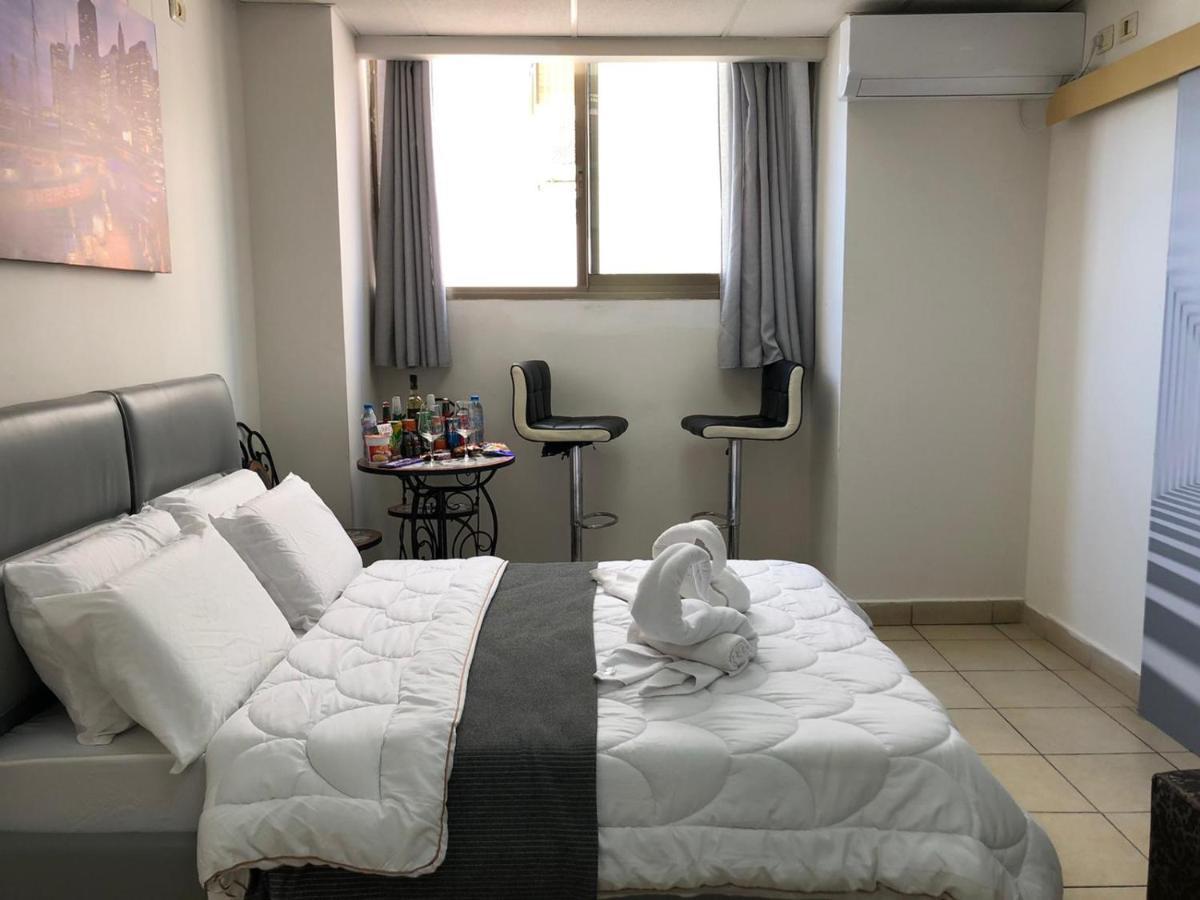 Sea Line Hotel From R&A Group Bat Yam Bagian luar foto