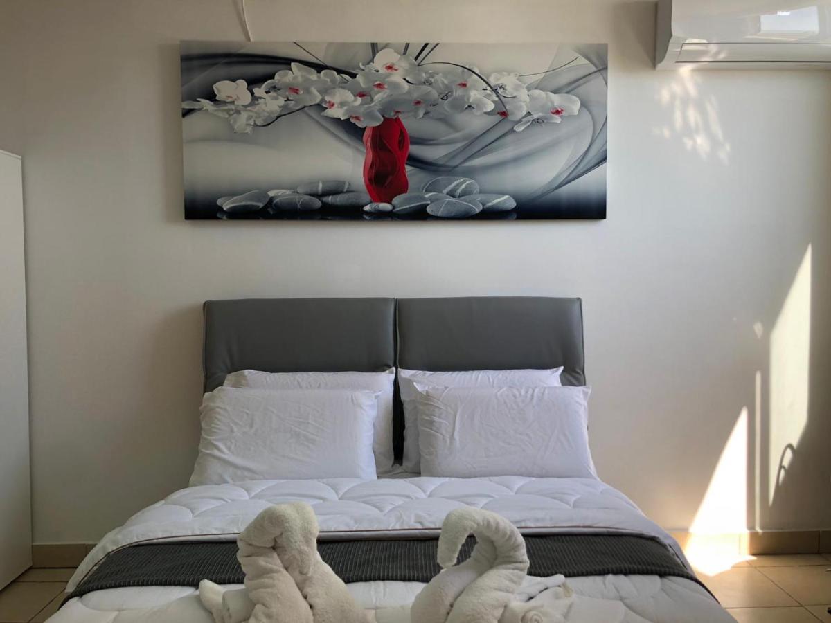 Sea Line Hotel From R&A Group Bat Yam Bagian luar foto